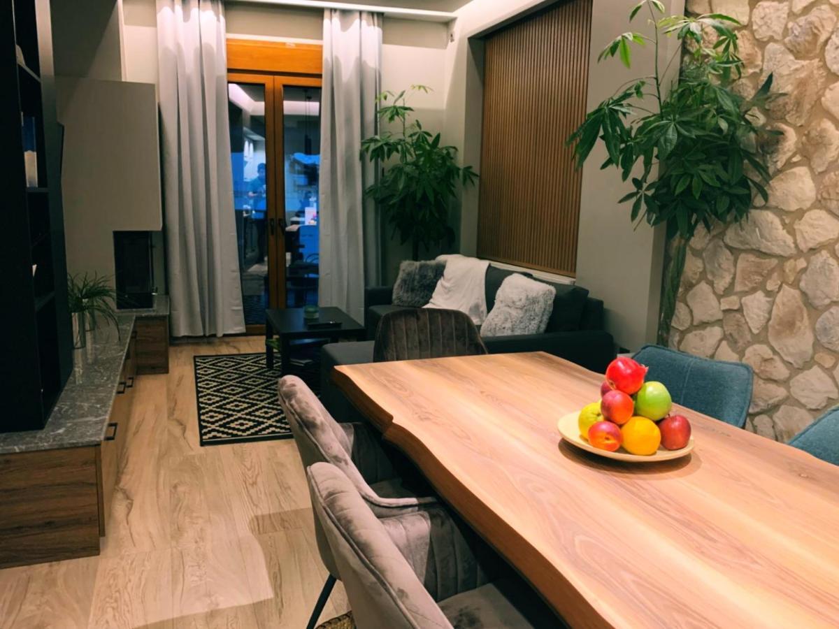 Luxury Townhouse Suite Larissa Exterior photo